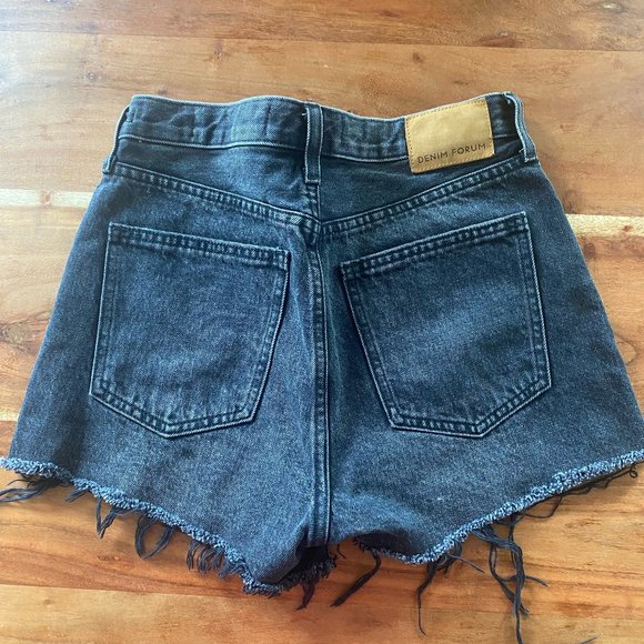 Denim Forum The YOKO short - Picture 1 of 5